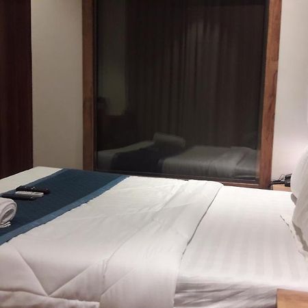 Shine Hospitality Palace Bombaj Zewnętrze zdjęcie