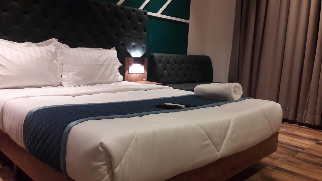 Shine Hospitality Palace Bombaj Zewnętrze zdjęcie