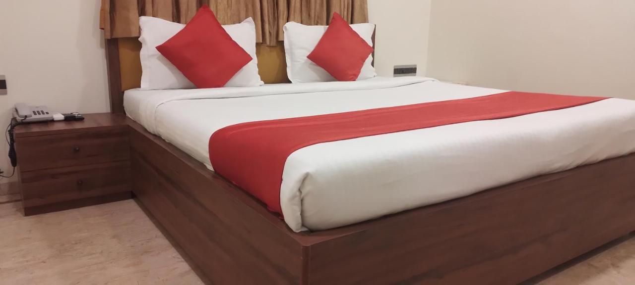 Shine Hospitality Palace Bombaj Zewnętrze zdjęcie