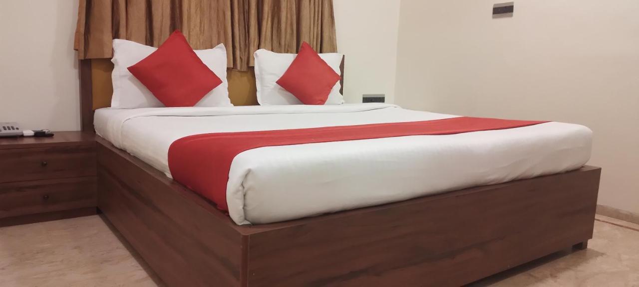 Shine Hospitality Palace Bombaj Zewnętrze zdjęcie